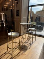 Oro Bar table - Image 3